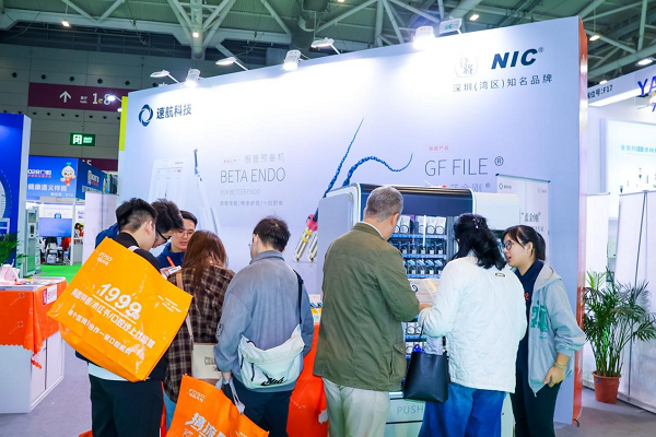 速航科技精彩亮相2025深圳亞太口腔器材博覽會 以多維創(chuàng)新引領(lǐng)口腔未來